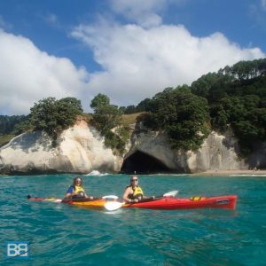 cathedral cove kayak tours mecury bay new zealand kiwi experience backpacker travel-5