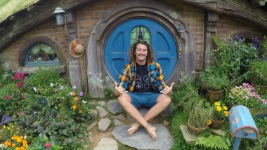 hobbiton tour kiwi experience tinggly voucher new zealand backpacker movie tour lord of the rings-8