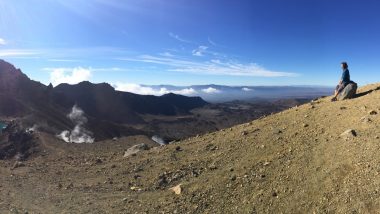 hiking tongariro alpine crossing taupo new zealand kiwi experience backpacker (17 of 17)