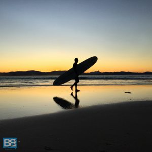 surfing sunset byron bay australia east coast backpacker (1 of 1)